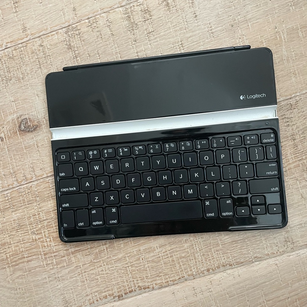 Logitech Black IPad / Tablet Keyboard